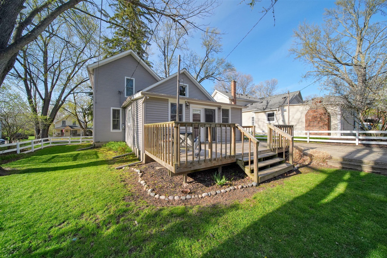 303 W Middle Street, Chelsea, MI, 48118-1505