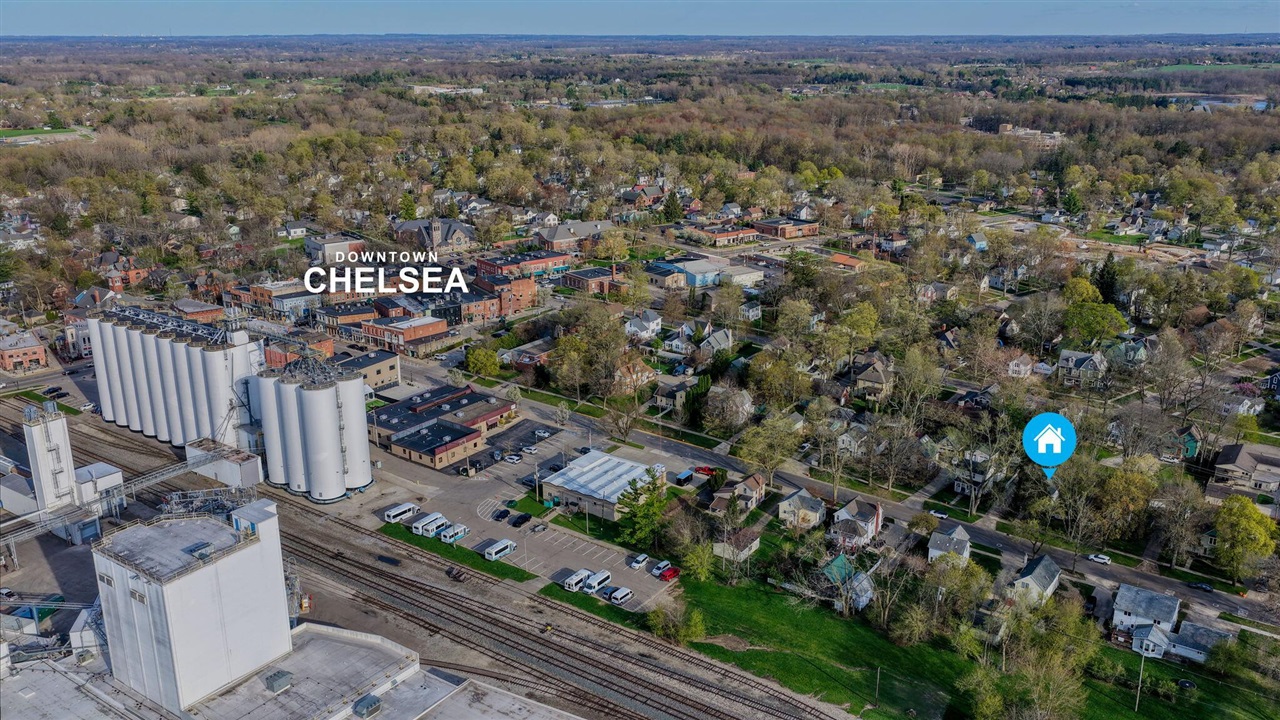 303 W Middle Street, Chelsea, MI, 48118-1505