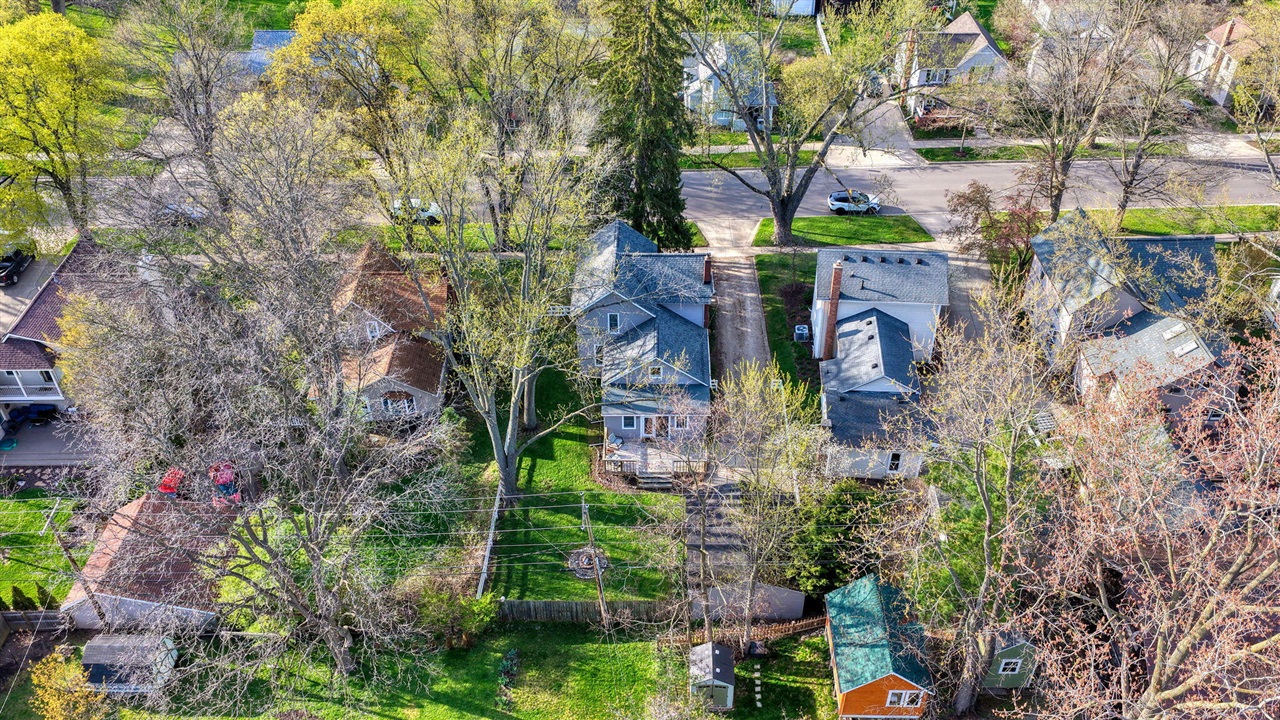 303 W Middle Street, Chelsea, MI, 48118-1505