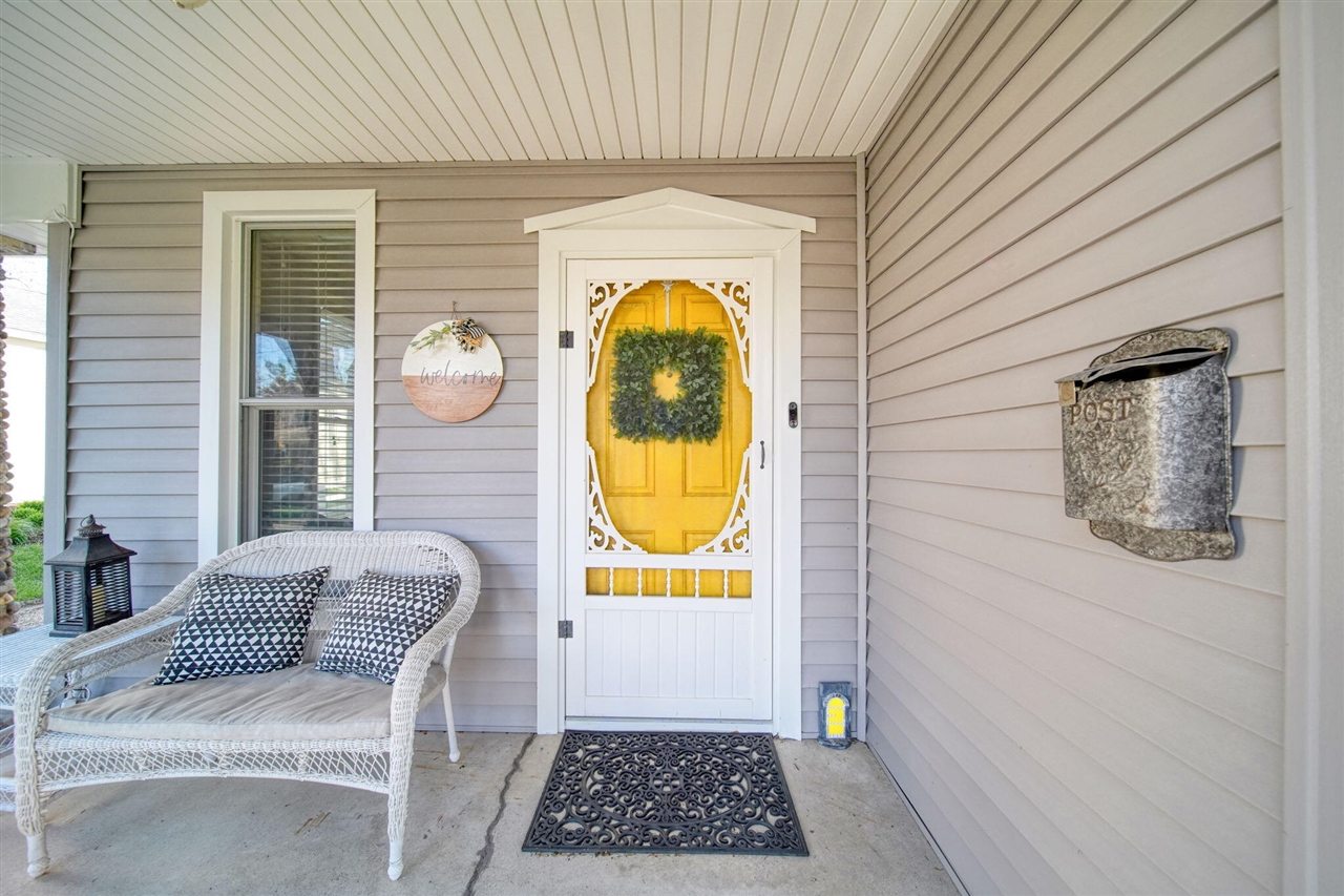 303 W Middle Street, Chelsea, MI, 48118-1505