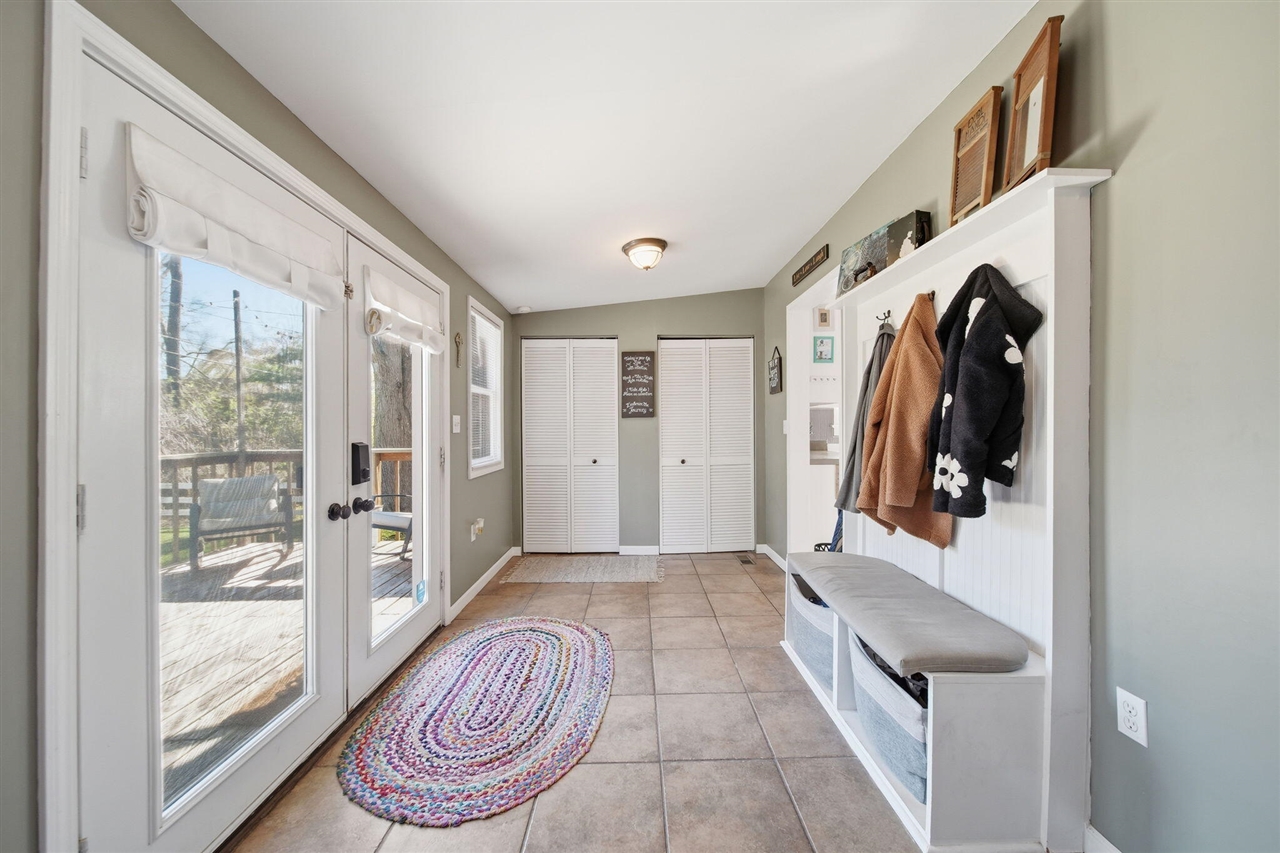 303 W Middle Street, Chelsea, MI, 48118-1505