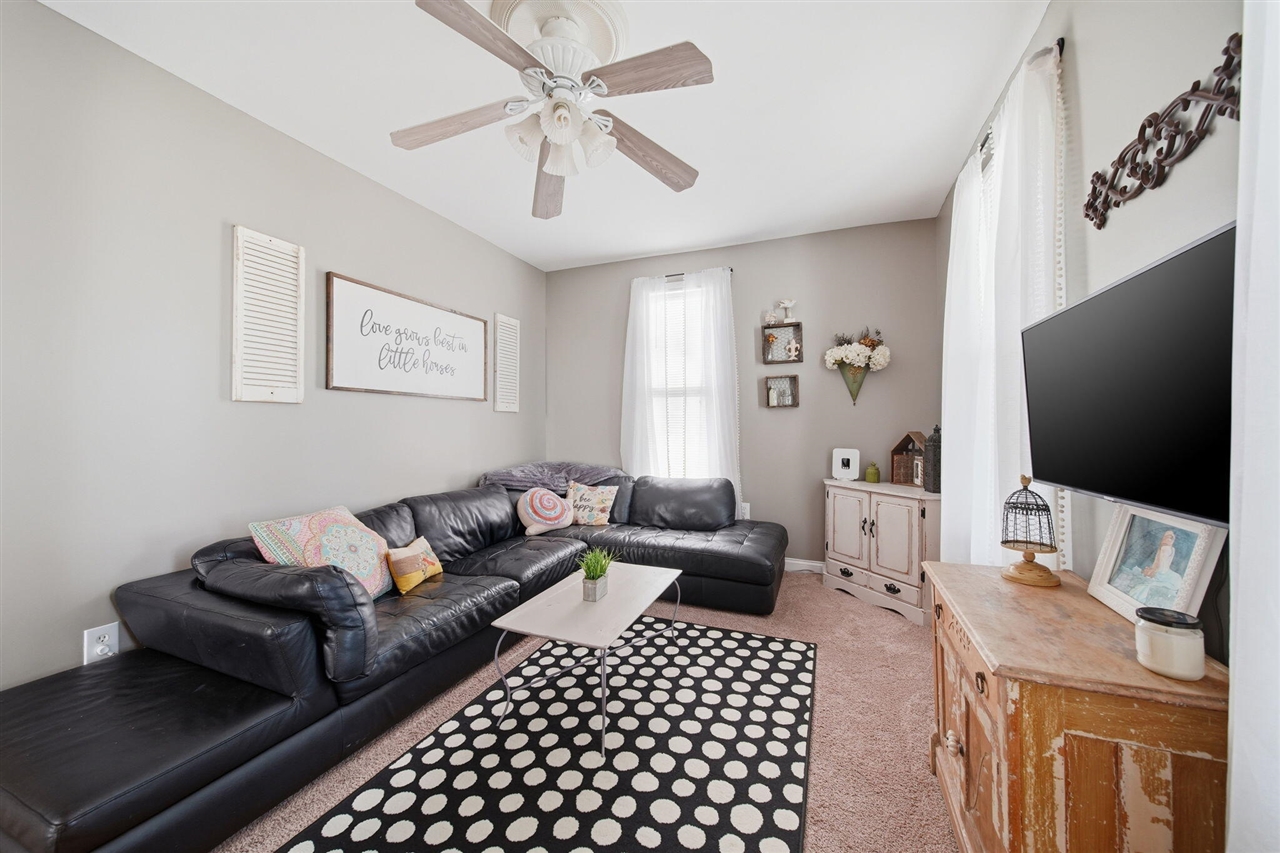 303 W Middle Street, Chelsea, MI, 48118-1505