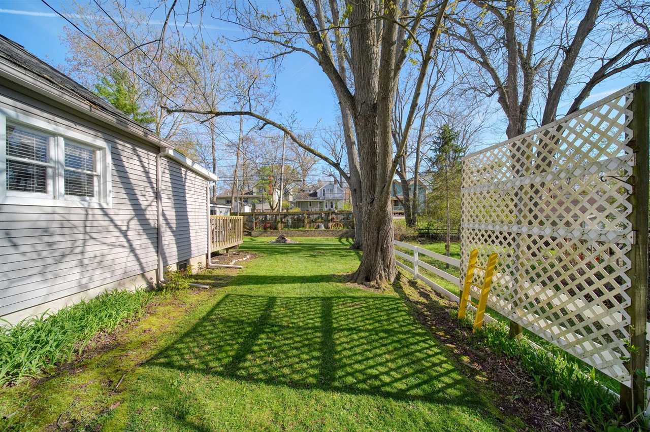 303 W Middle Street, Chelsea, MI, 48118-1505