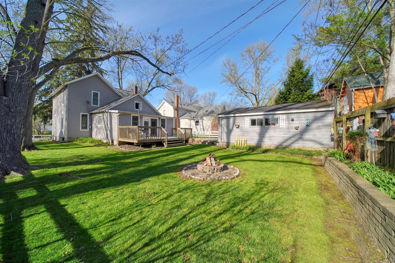 303 W Middle Street, Chelsea, MI, 48118-1505