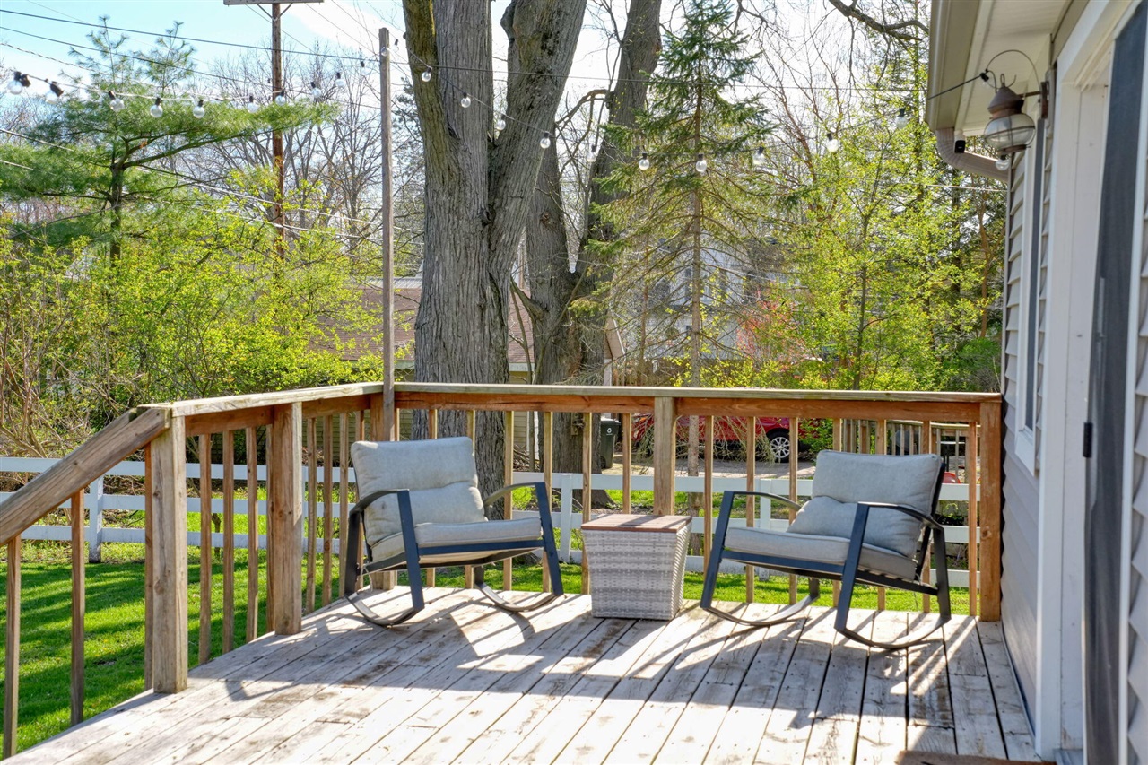 303 W Middle Street, Chelsea, MI, 48118-1505