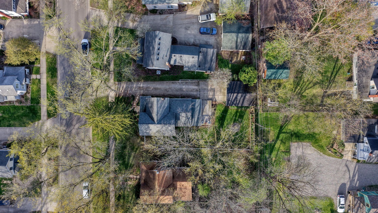 303 W Middle Street, Chelsea, MI, 48118-1505