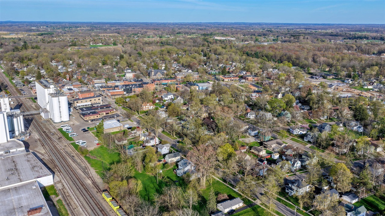 303 W Middle Street, Chelsea, MI, 48118-1505