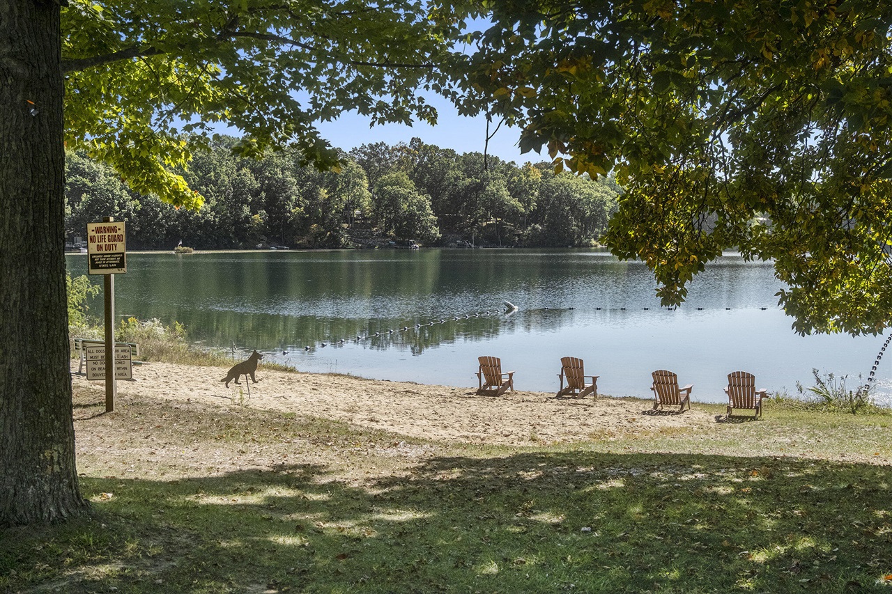 132 Hollybrook Ct, Jerome, MI, 49249-9400