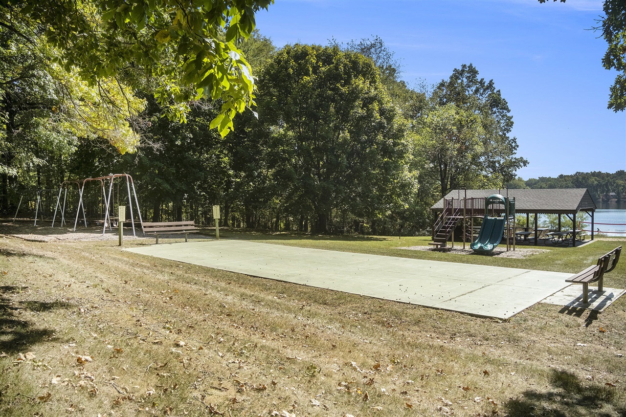 132 Hollybrook Ct, Jerome, MI, 49249-9400