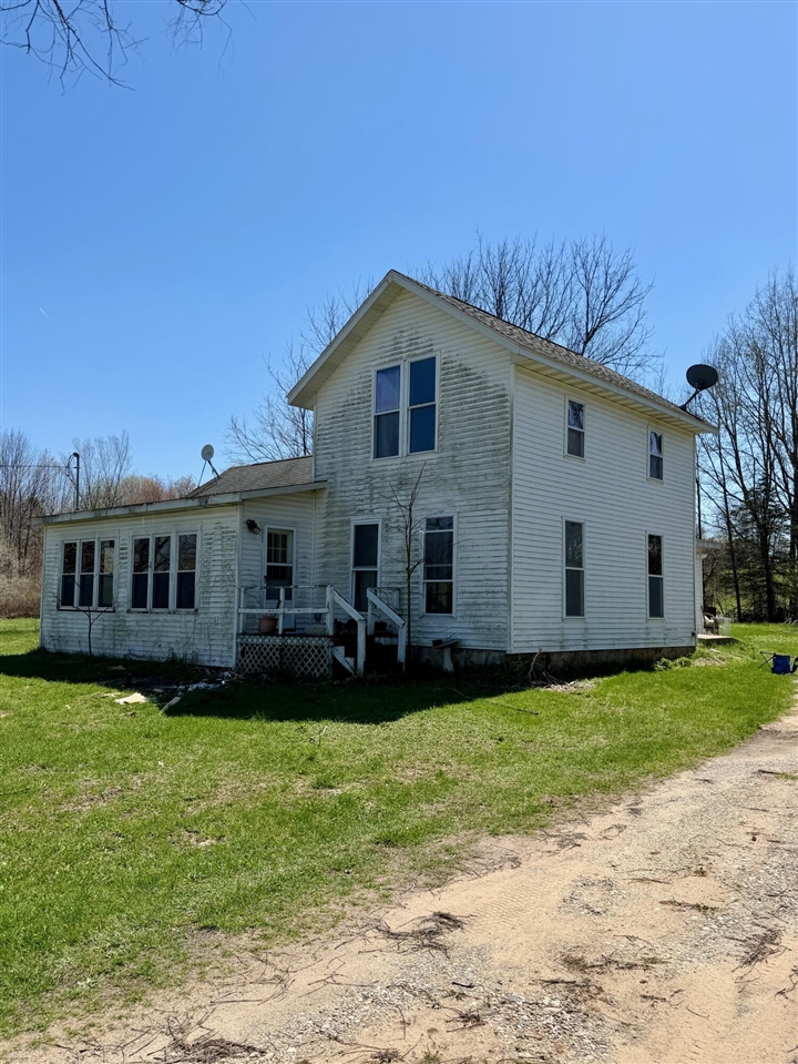 4888 W 12th Street, Fremont, MI, 49412-9608