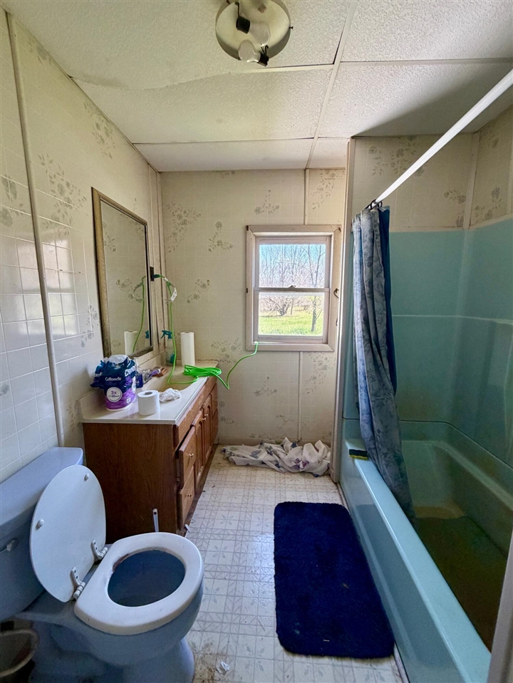 4888 W 12th Street, Fremont, MI, 49412-9608