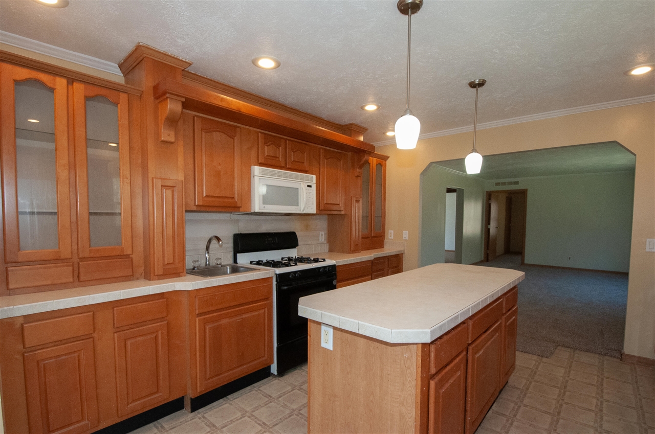 680 Westbrook, Battle Creek, MI, 49014-5948