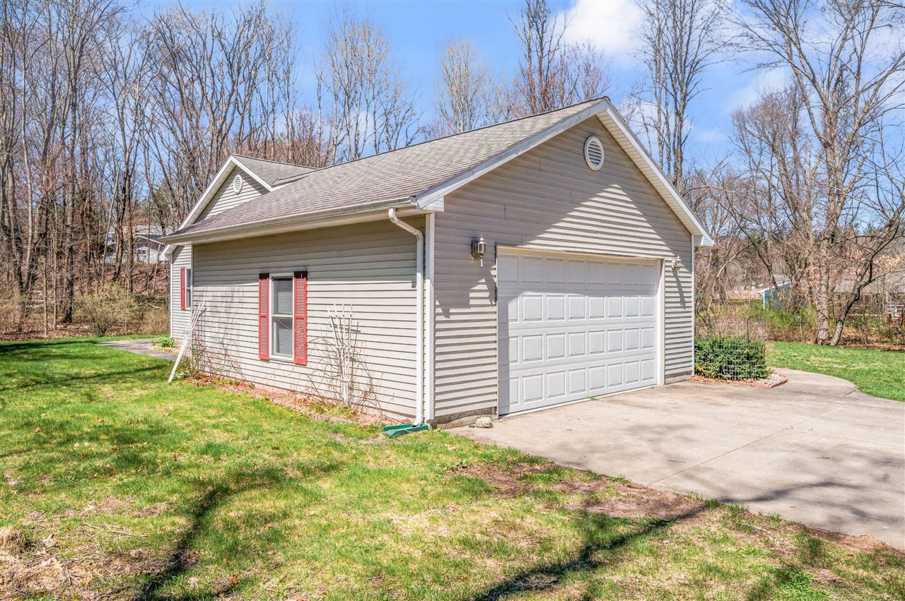 17190 Apollo Drive, Big Rapids, MI, 49307-9573