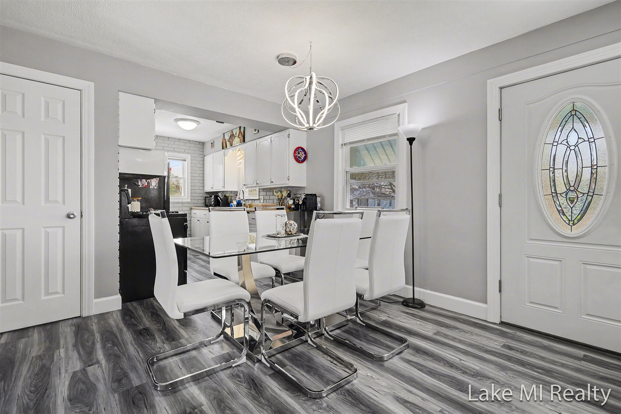 2884 Meyer Avenue, Wyoming, MI, 49519-2543