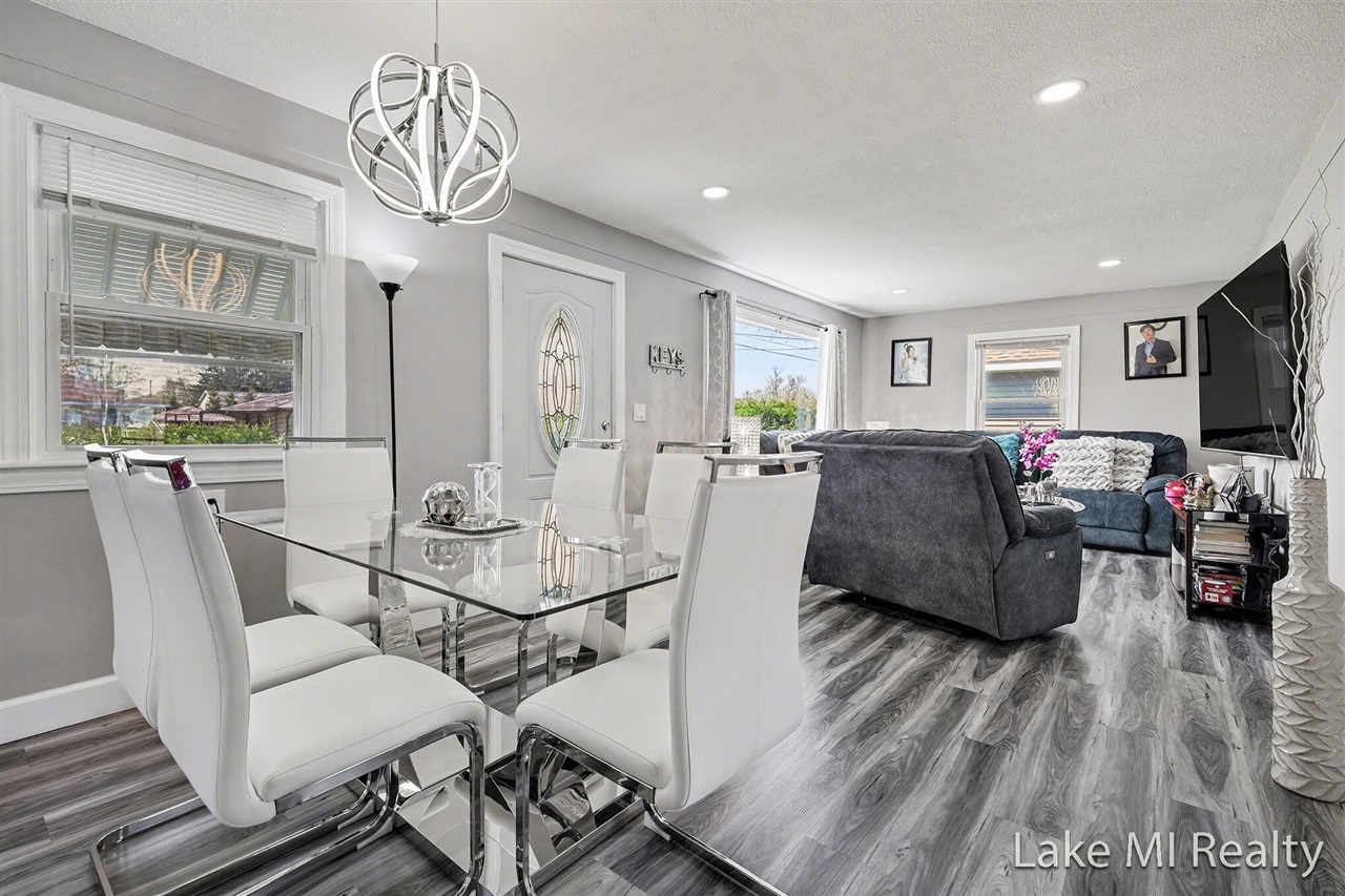 2884 Meyer Avenue, Wyoming, MI, 49519-2543