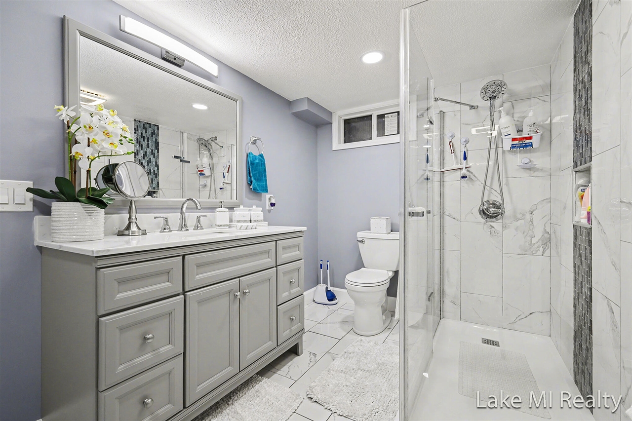 2884 Meyer Avenue, Wyoming, MI, 49519-2543