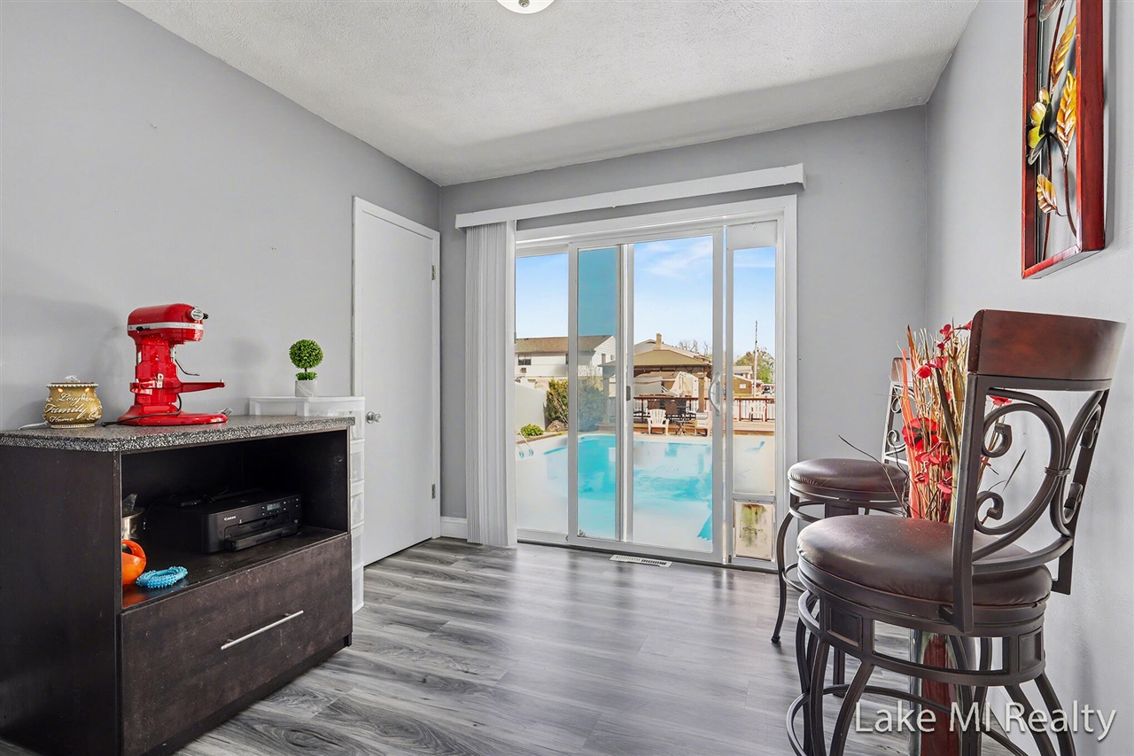 2884 Meyer Avenue, Wyoming, MI, 49519-2543