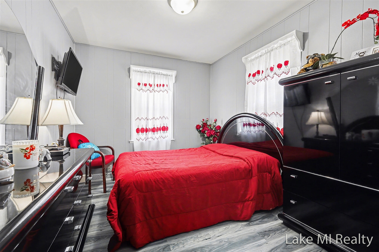 2884 Meyer Avenue, Wyoming, MI, 49519-2543