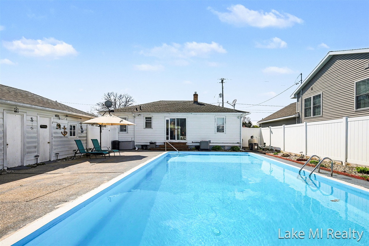 2884 Meyer Avenue, Wyoming, MI, 49519-2543