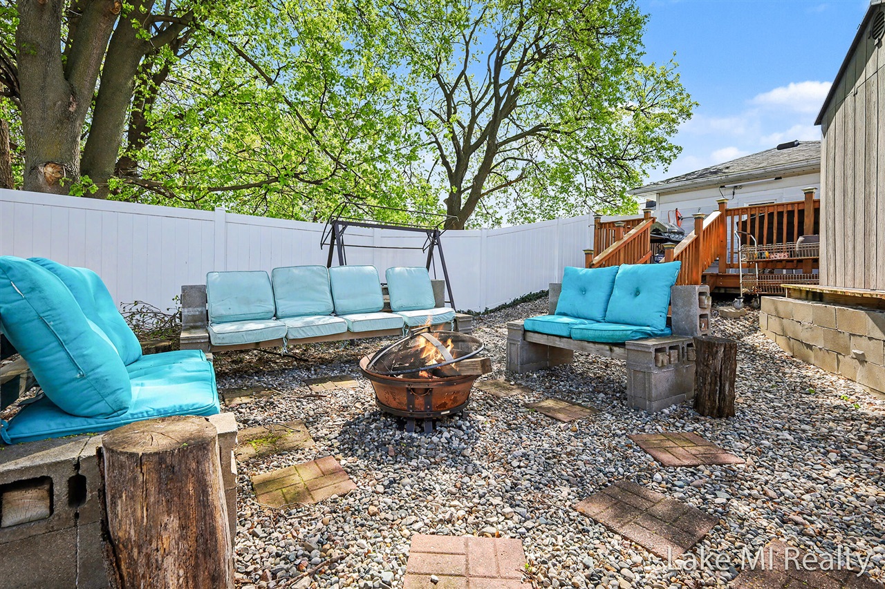 2884 Meyer Avenue, Wyoming, MI, 49519-2543