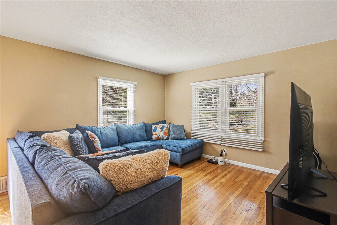 4108 Lake Harbor Road, Norton Shores, MI, 49441-4524