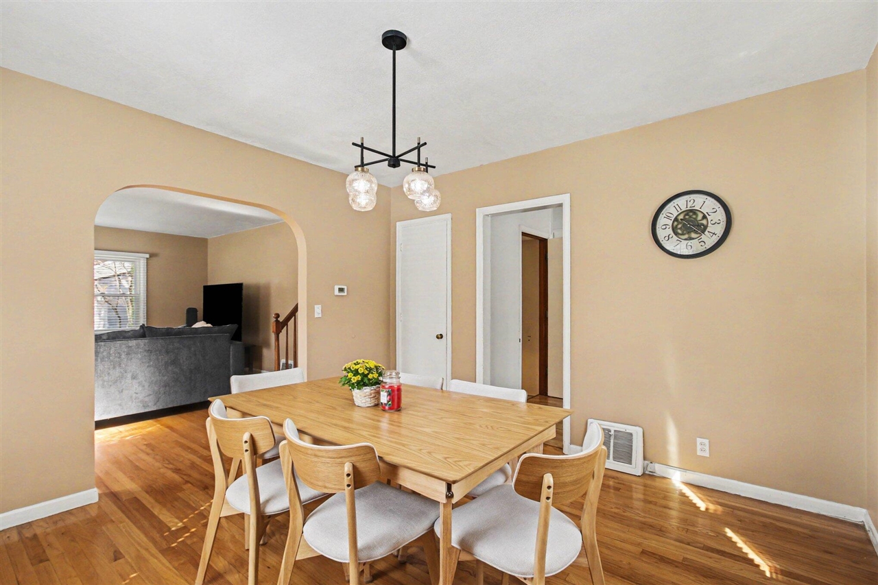 4108 Lake Harbor Road, Norton Shores, MI, 49441-4524