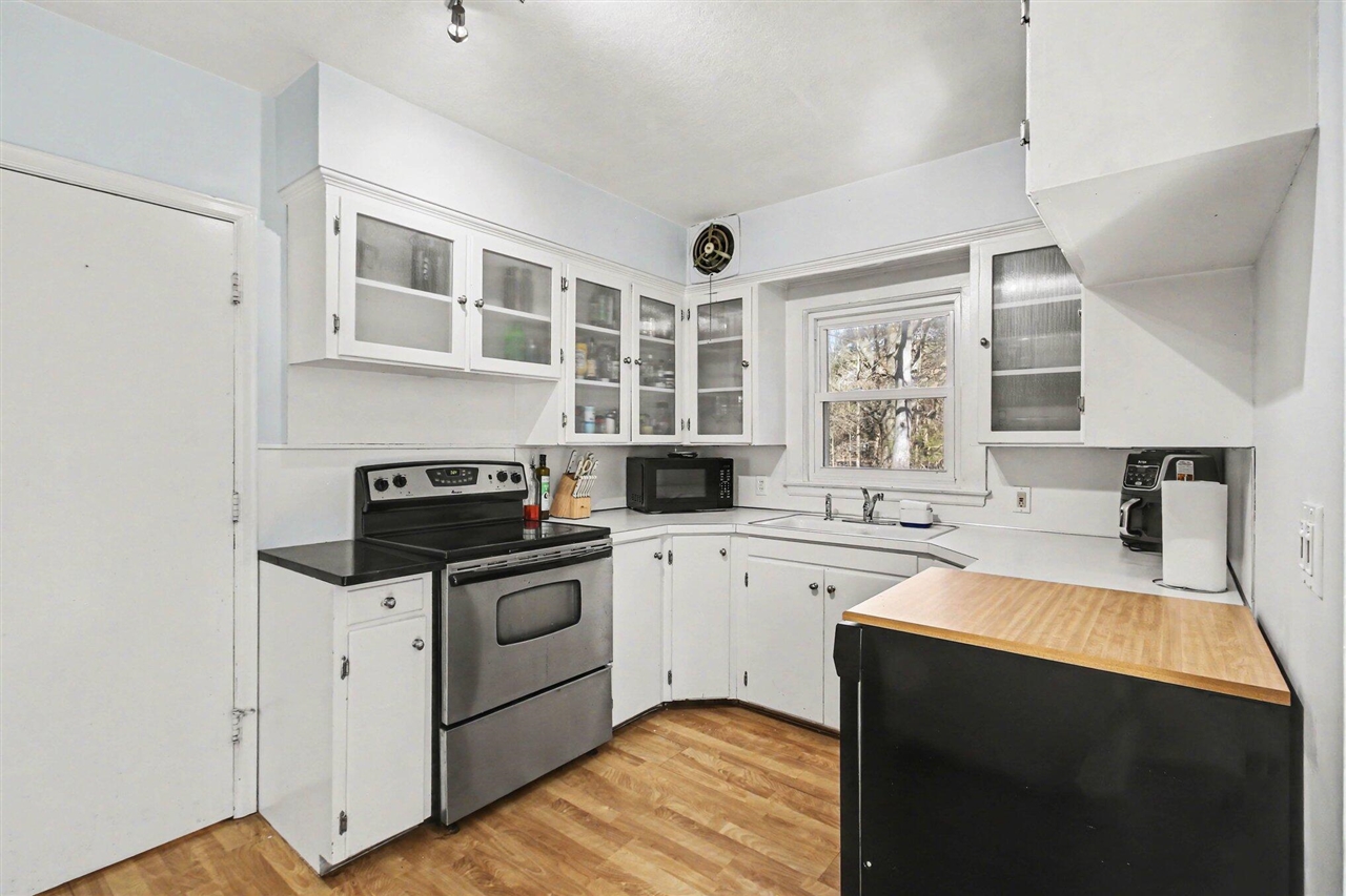 4108 Lake Harbor Road, Norton Shores, MI, 49441-4524