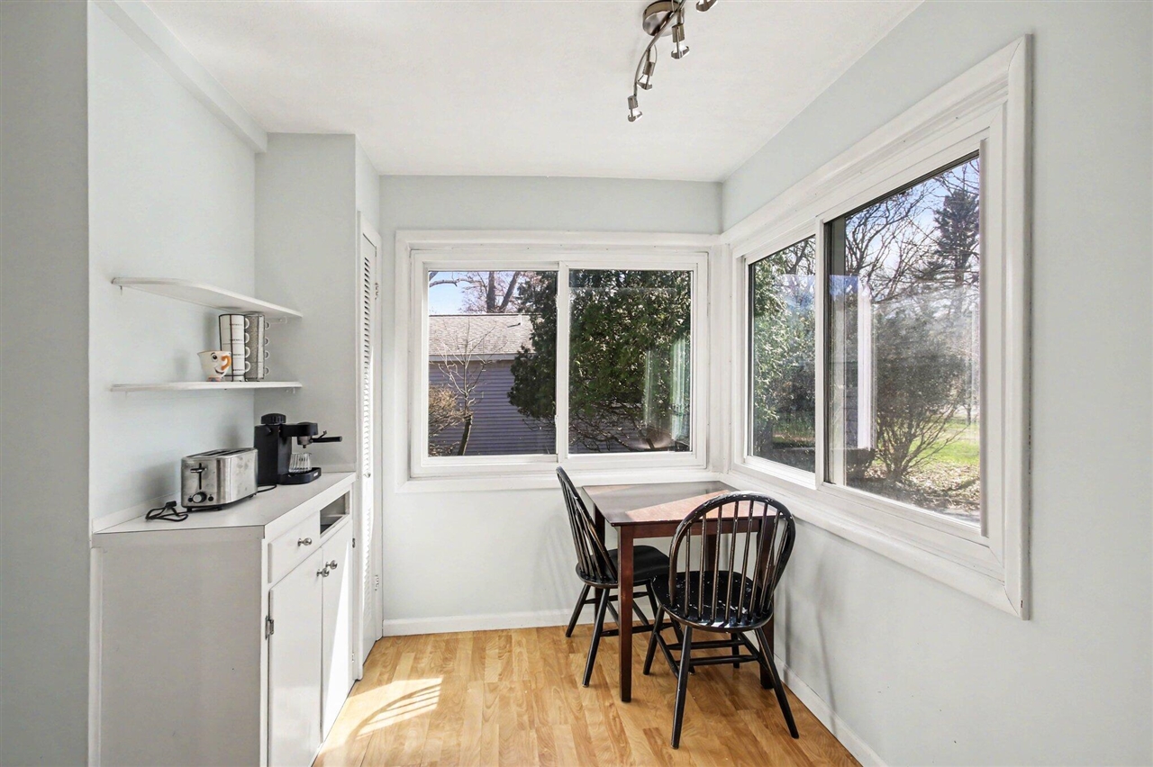 4108 Lake Harbor Road, Norton Shores, MI, 49441-4524