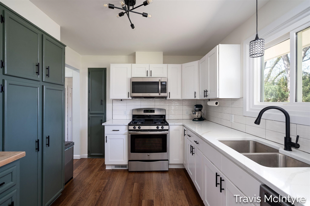 3343 Gateshead Street, Rockford, MI, 49341-9217