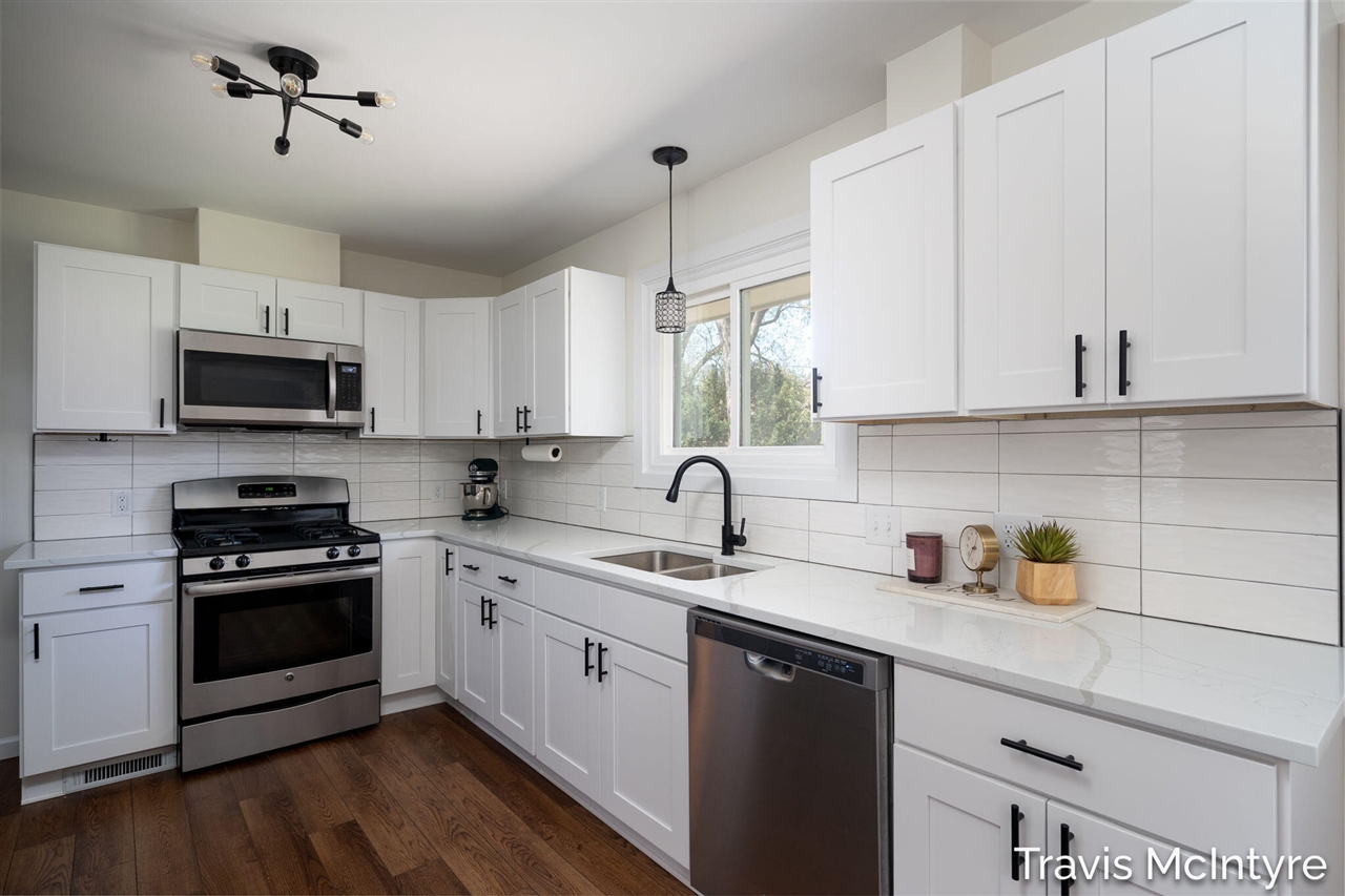 3343 Gateshead Street, Rockford, MI, 49341-9217