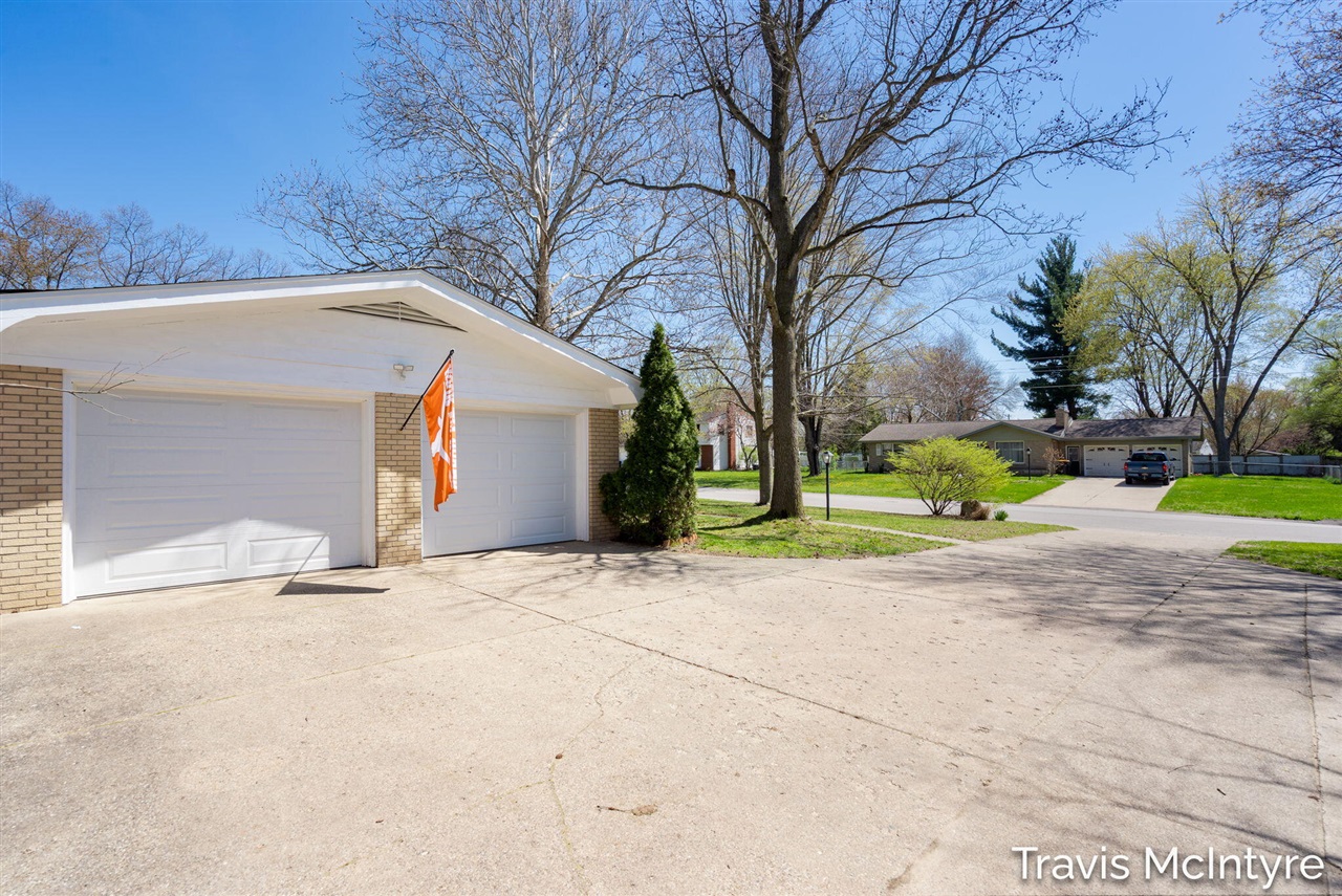 3343 Gateshead Street, Rockford, MI, 49341-9217