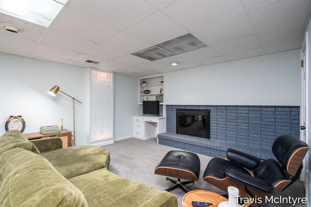 3343 Gateshead Street, Rockford, MI, 49341-9217