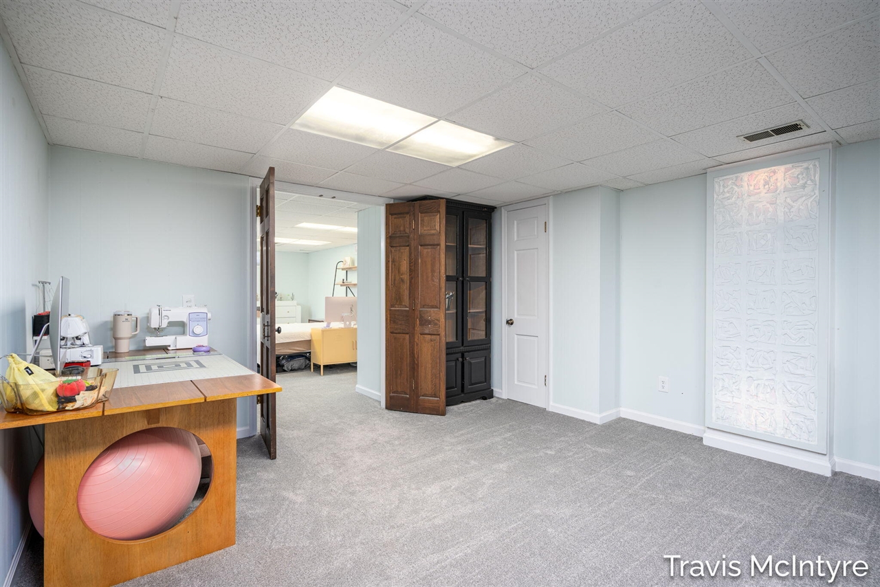 3343 Gateshead Street, Rockford, MI, 49341-9217