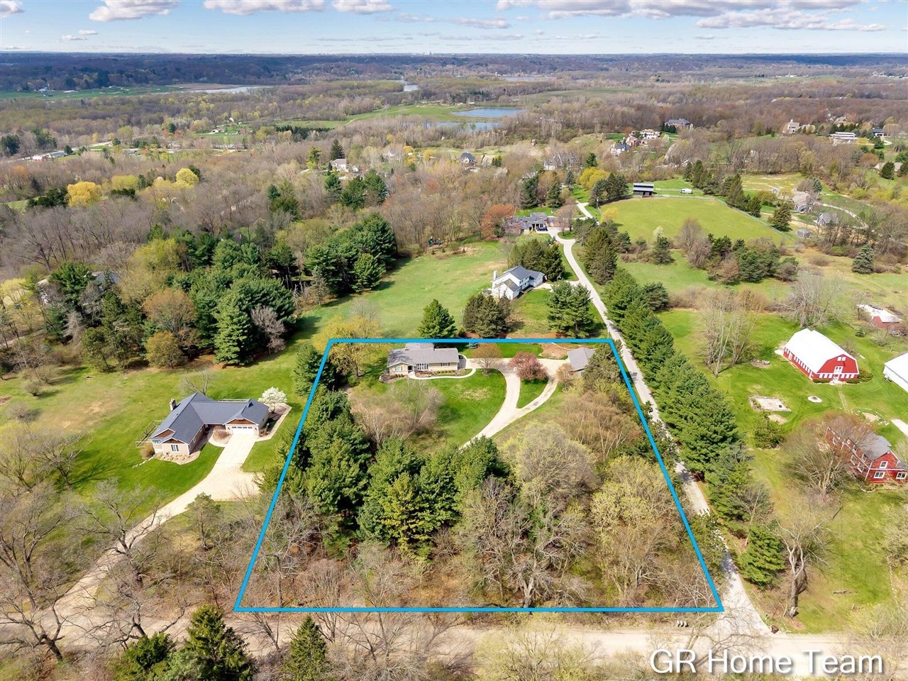 867 Cramton Avenue, Ada, MI, 49301