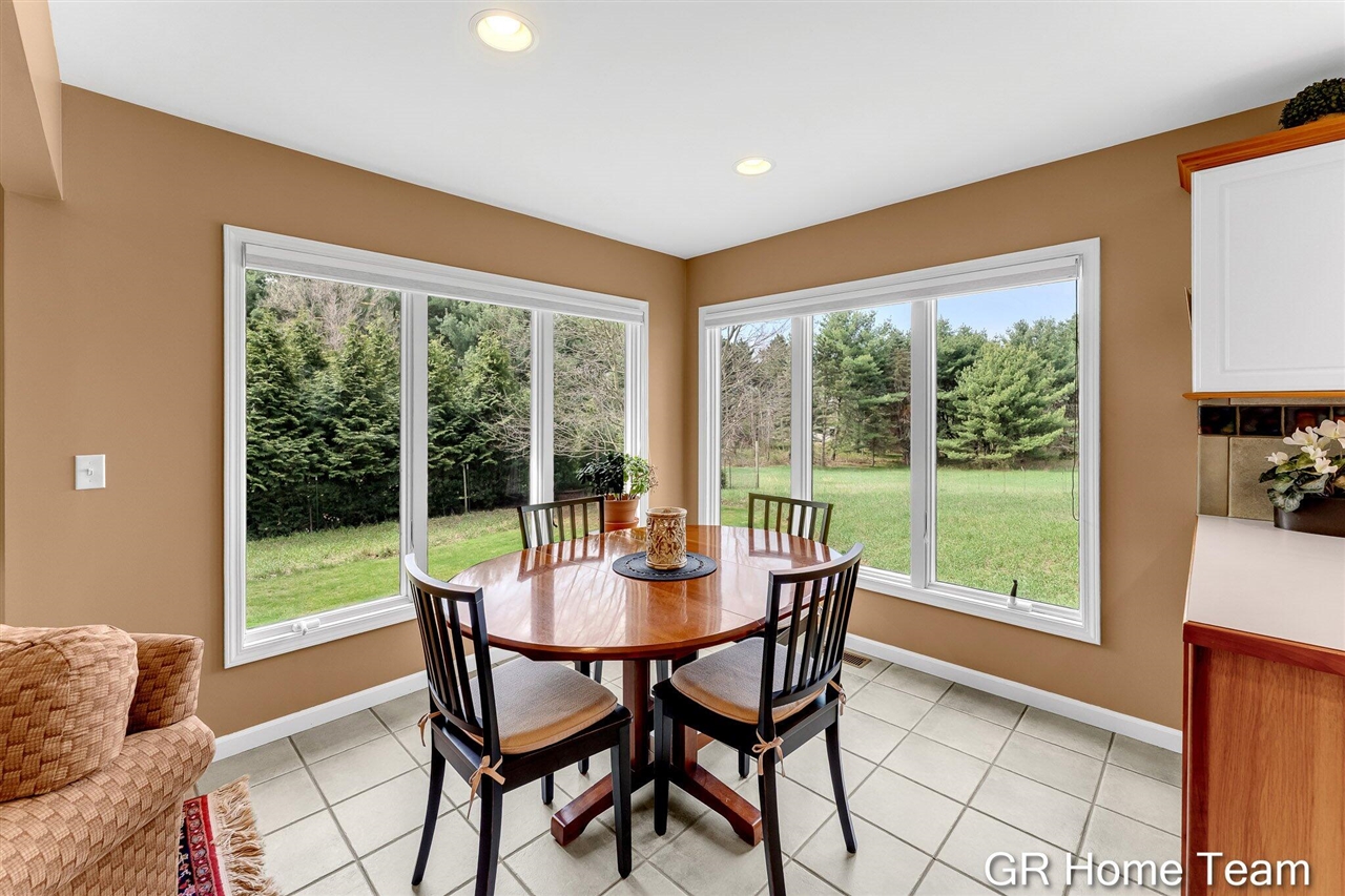 867 Cramton Avenue, Ada, MI, 49301