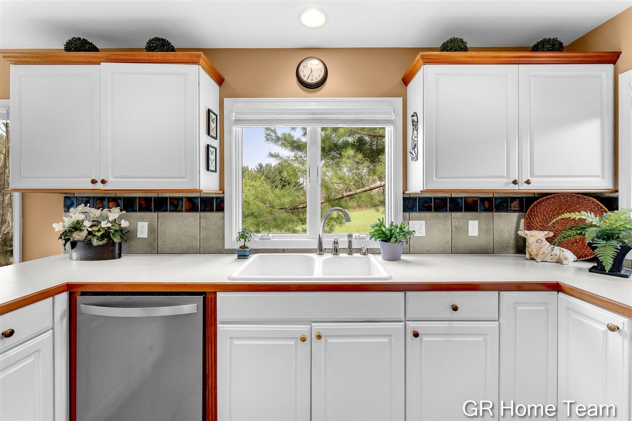 867 Cramton Avenue, Ada, MI, 49301
