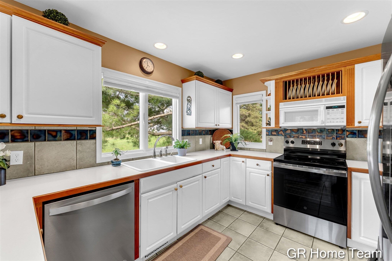 867 Cramton Avenue, Ada, MI, 49301