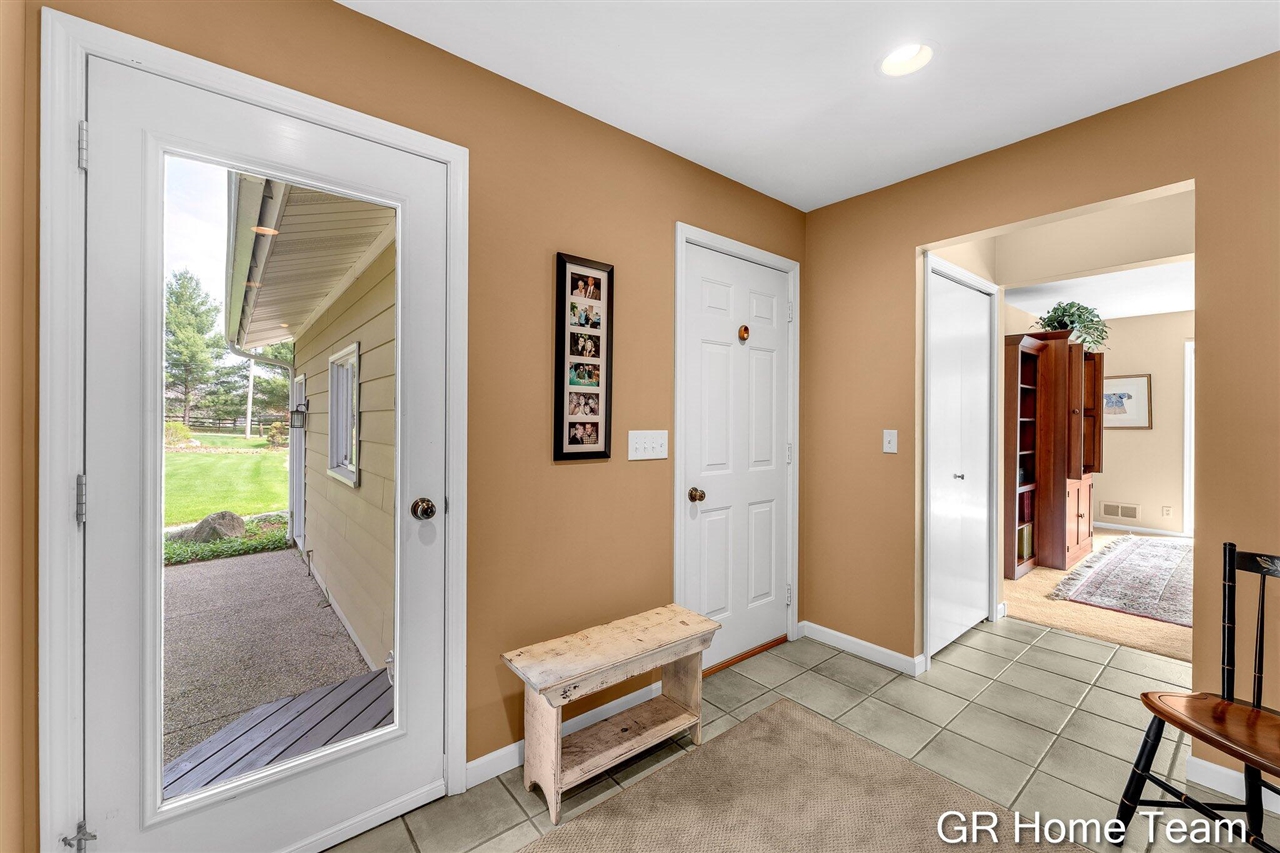 867 Cramton Avenue, Ada, MI, 49301