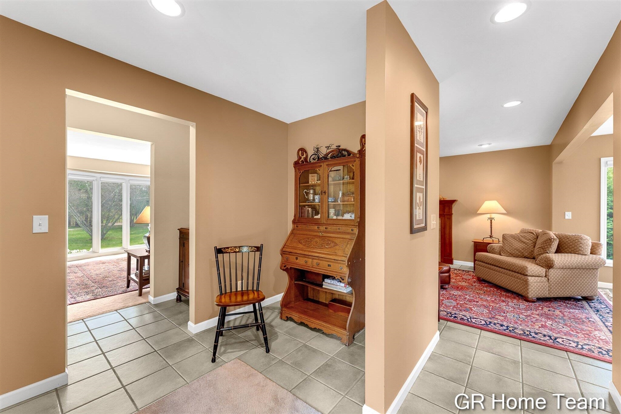 867 Cramton Avenue, Ada, MI, 49301
