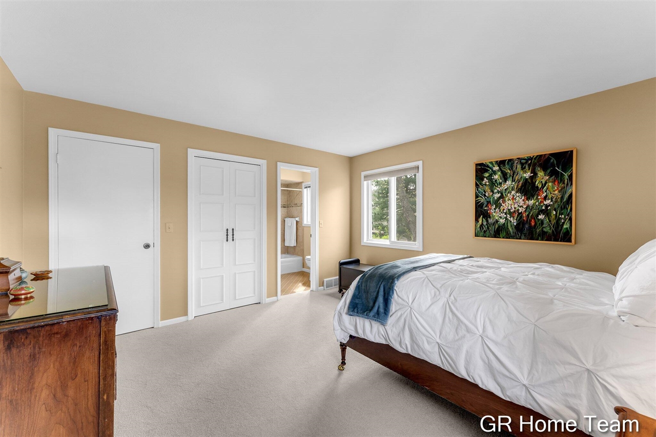 867 Cramton Avenue, Ada, MI, 49301