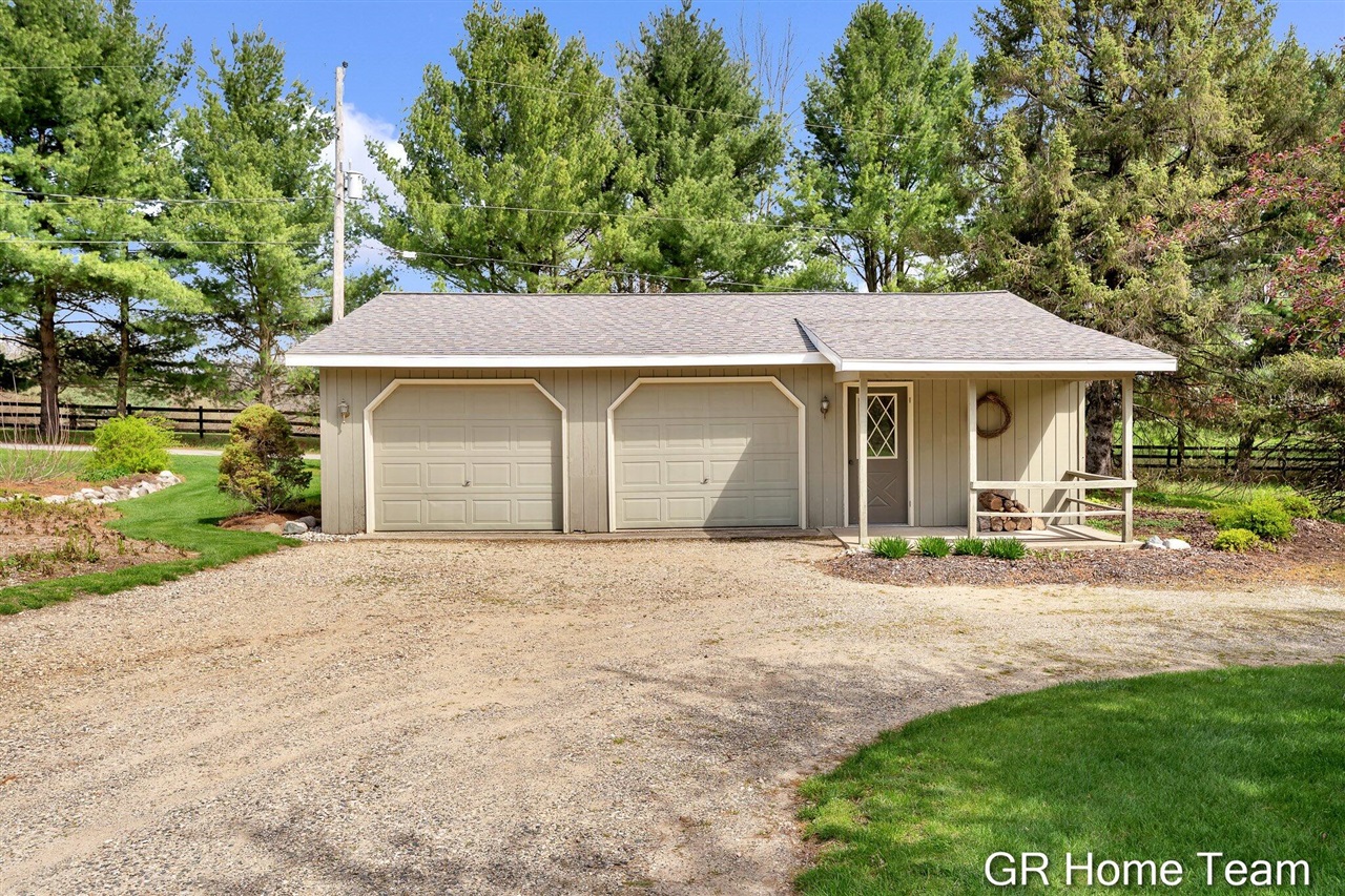 867 Cramton Avenue, Ada, MI, 49301