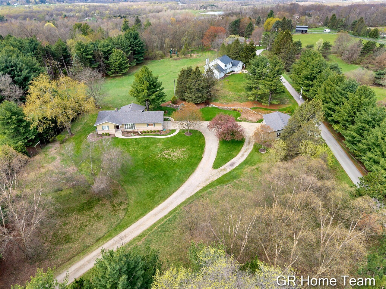 867 Cramton Avenue, Ada, MI, 49301