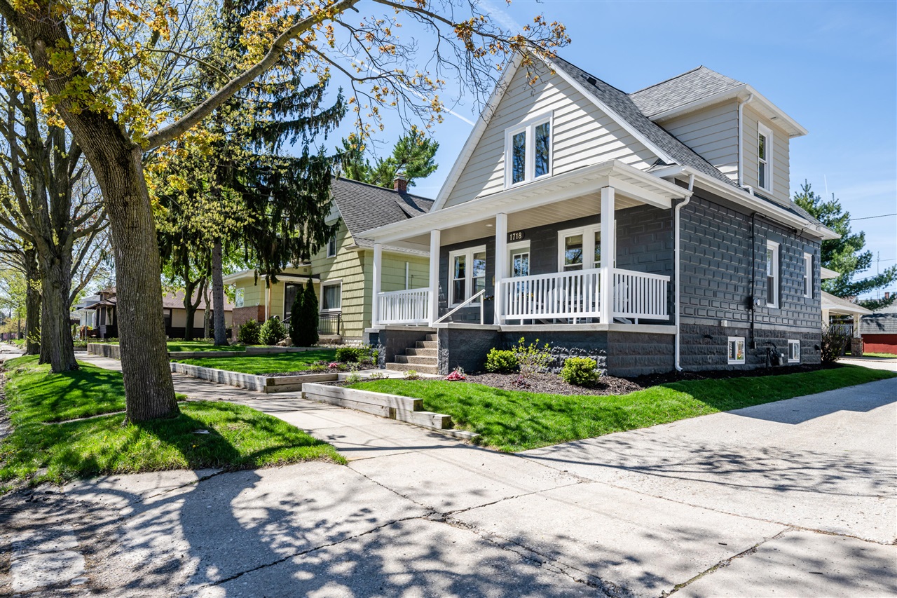 1718 S State Street, Saint Joseph, MI, 49085-1655