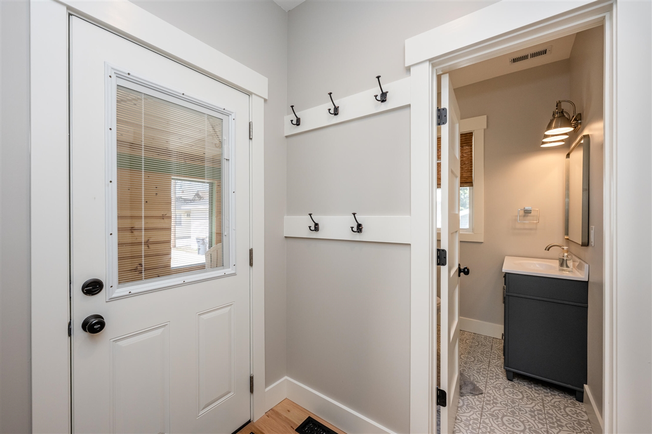 1718 S State Street, Saint Joseph, MI, 49085-1655