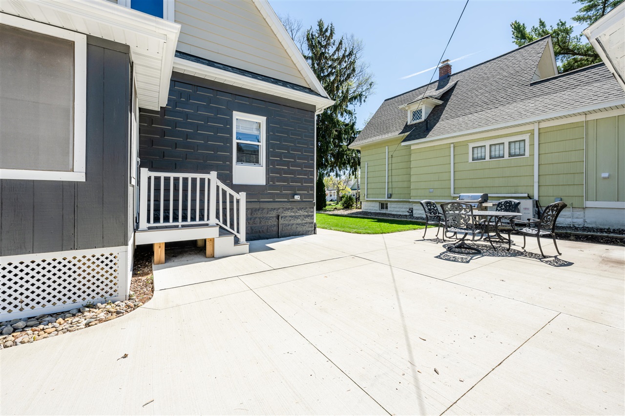 1718 S State Street, Saint Joseph, MI, 49085-1655