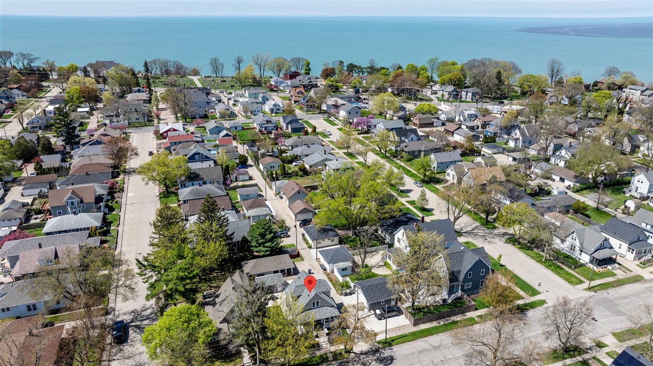 1718 S State Street, Saint Joseph, MI, 49085-1655