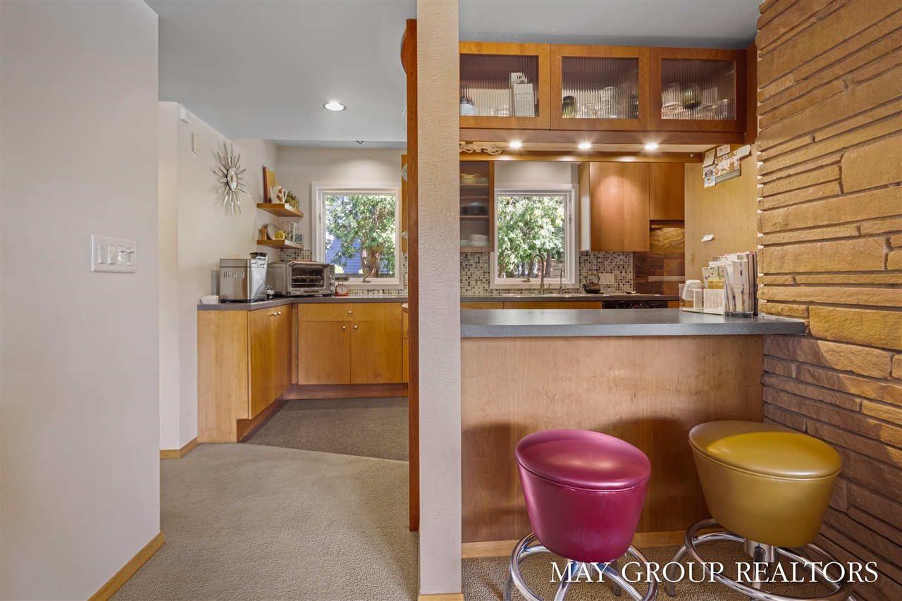 2727 Cascade Road, Grand Rapids, MI, 49506