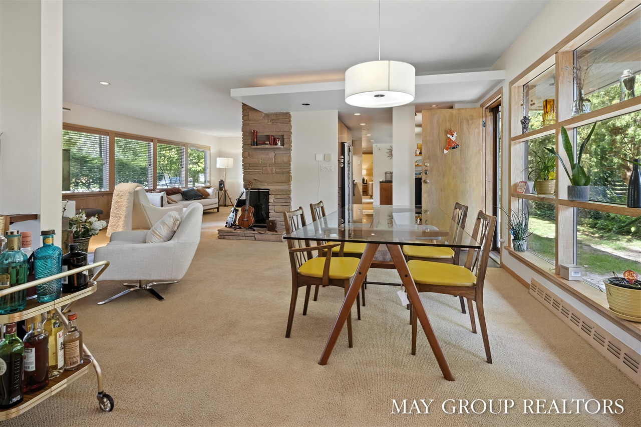 2727 Cascade Road, Grand Rapids, MI, 49506