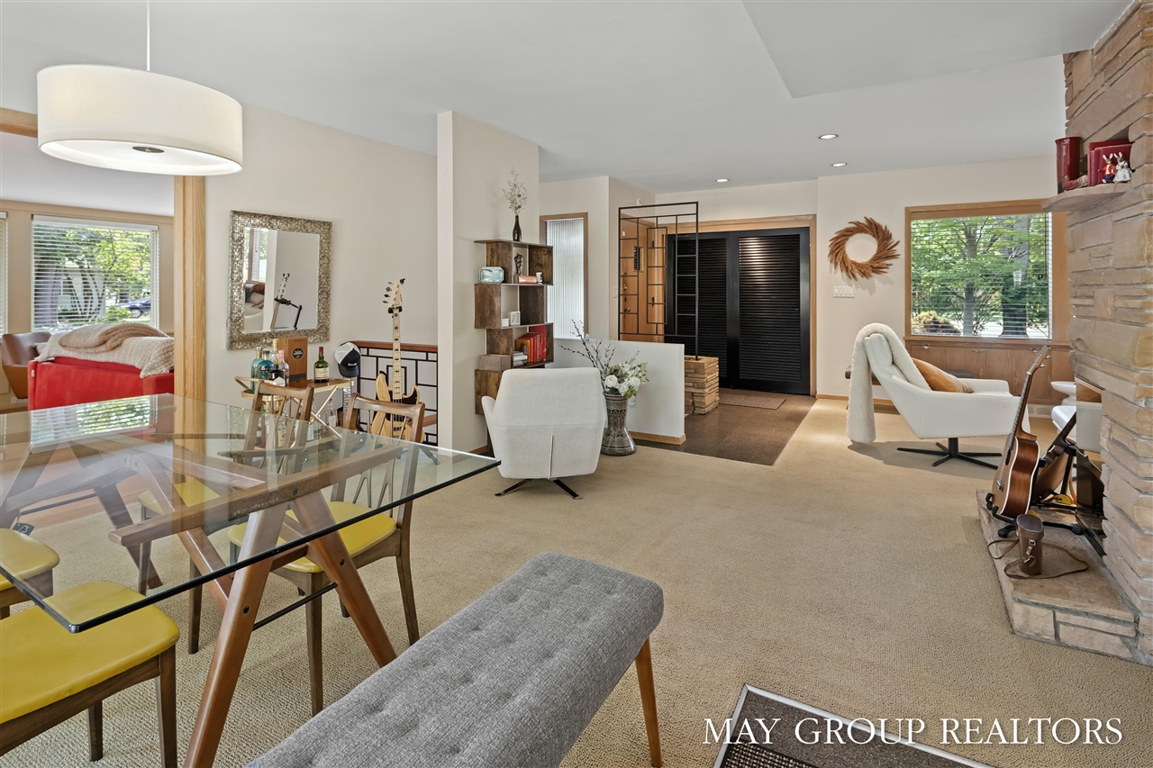 2727 Cascade Road, Grand Rapids, MI, 49506