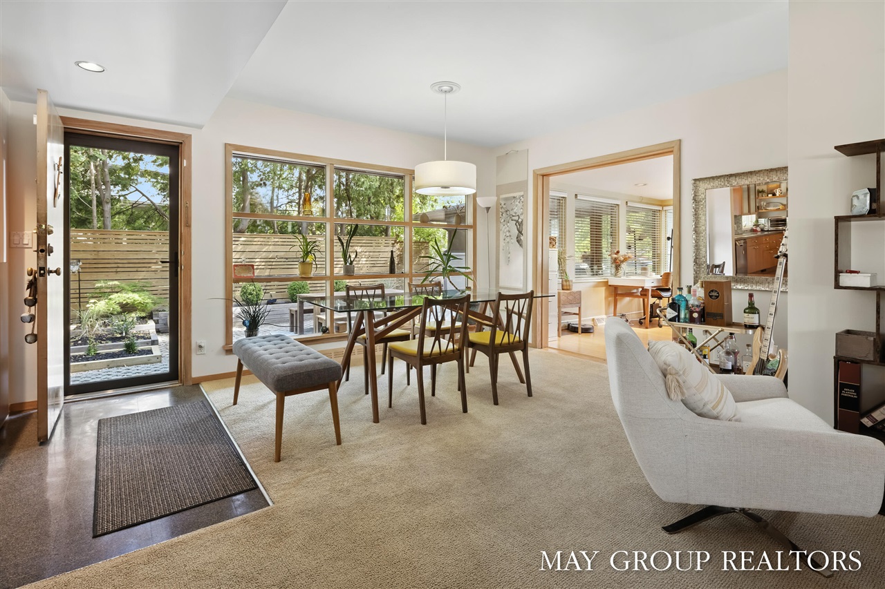 2727 Cascade Road, Grand Rapids, MI, 49506